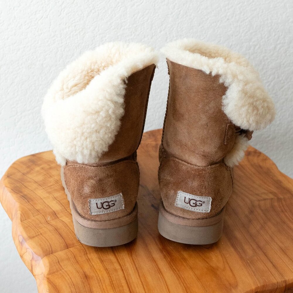 UGG Boots Size 6 Bailey Button Poppy Suede Shearling Chestnut Brown Tan - Picture 3 of 6